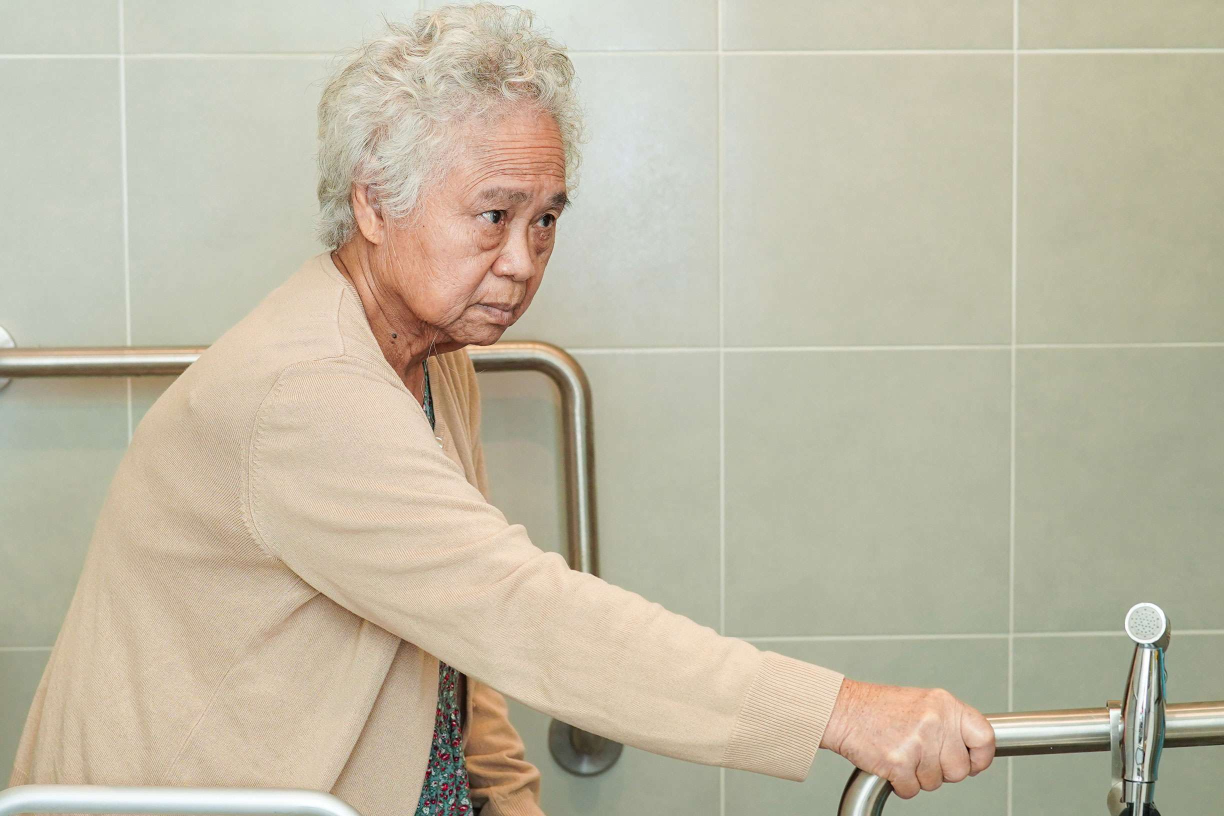 Understanding the Senior Resident Bathing Experience from Their Perspective Featured Image